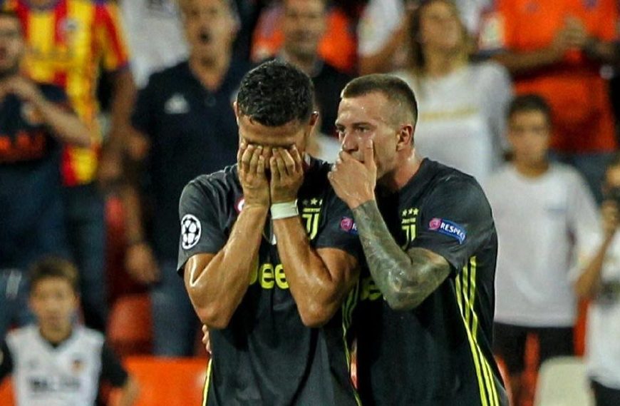  那不勒斯争议红牌引发舆论风暴  